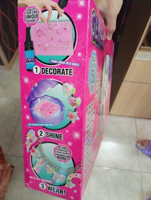 Тоалетка, Ходещо и мяукащо коте, Комплект бижута Gemex