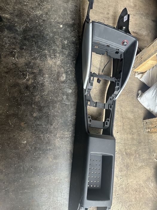 Конзола ауди а3 8в / audi a3 8v