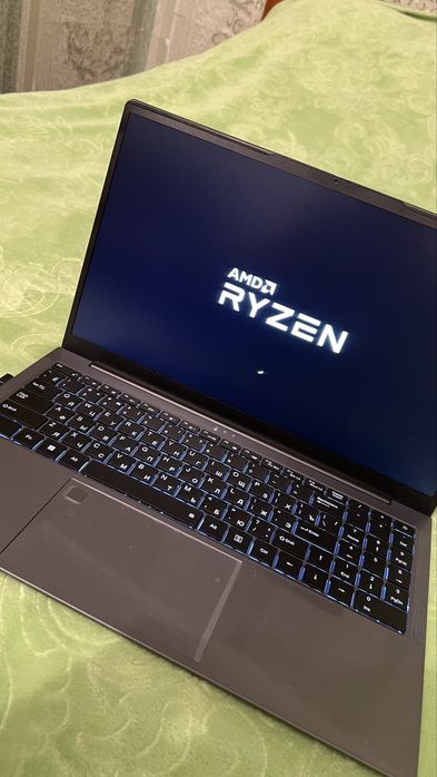 Продам ноутбук в отличном состоянии