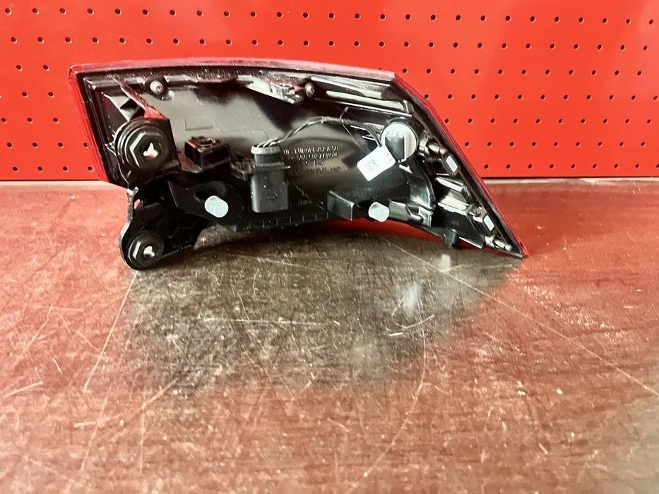 Stop stanga led pe aripa Vw Golf 8 hatchback scurt