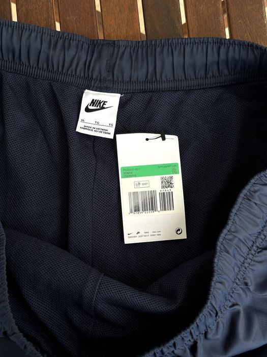 Мъжки къси панталони NIKE (NK Club Flow | Standard Fit) - размер XL, НОВИ с етикет