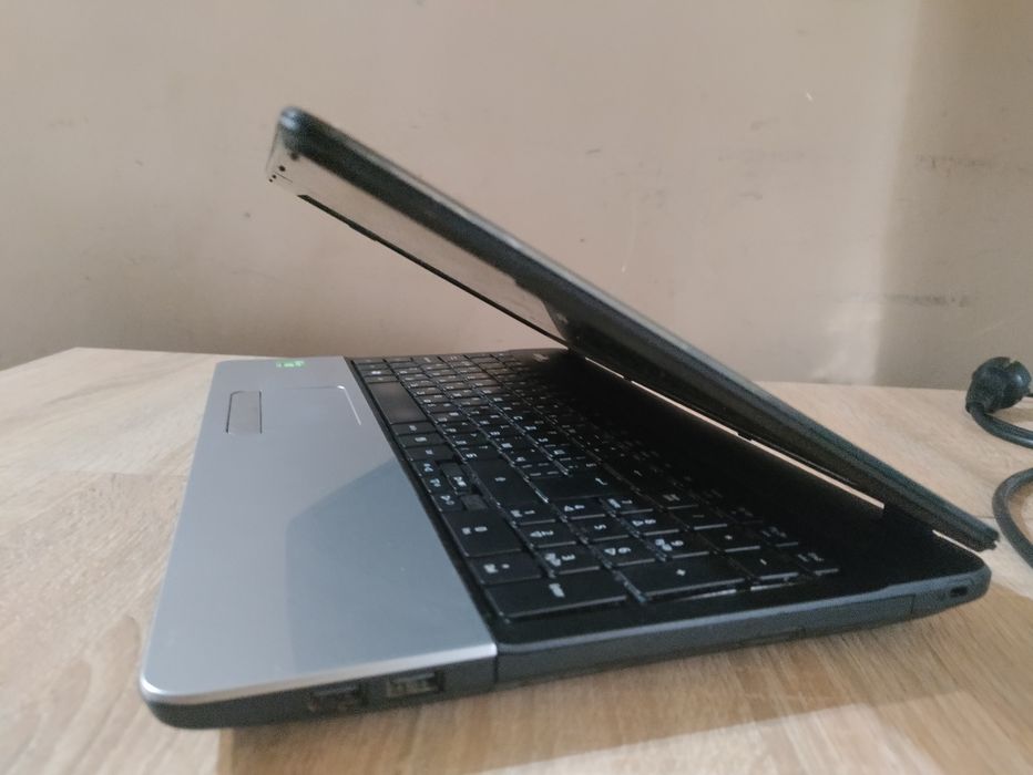 acer-aspire E1-571-15.6 incha