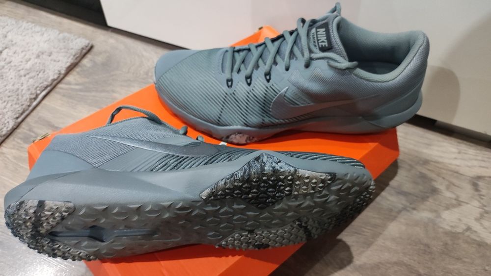 Маратонки найк размер 46