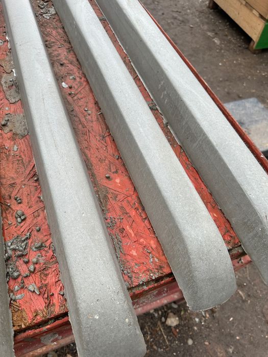 Stâlpi beton / spalieri vie /  gard