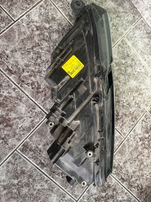 Десен фар за Шкода Октавия / Skoda Octavia facelift 2017-2020