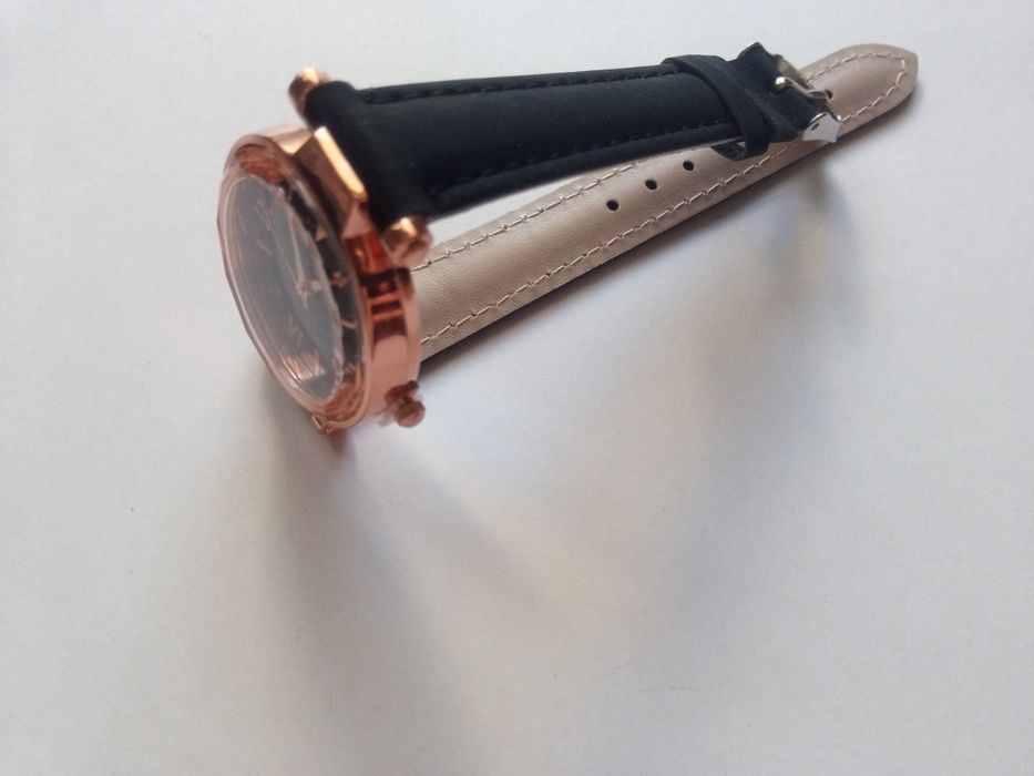 Дамски часовник - кварцов