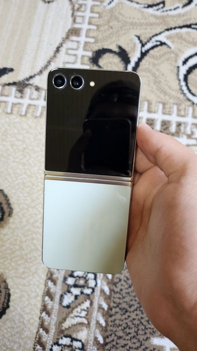 Samsung galaxy z flip 5