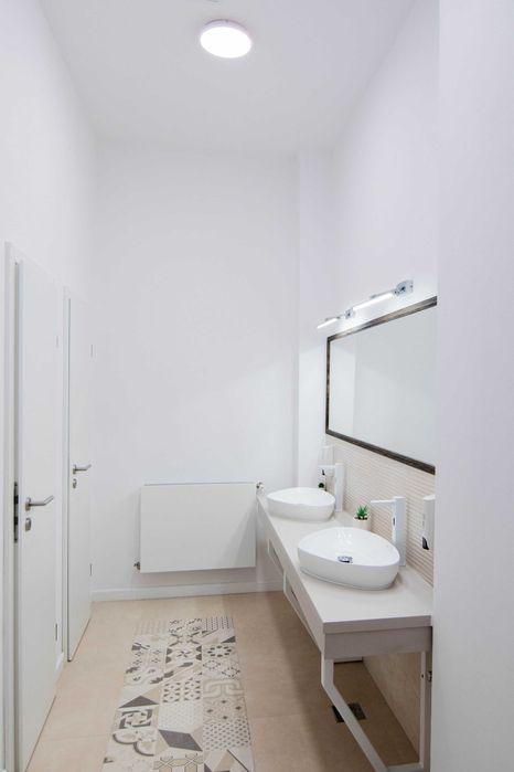 „ Hotel Urban " de vanzare, locatie excelenta - centrul vechi istoric