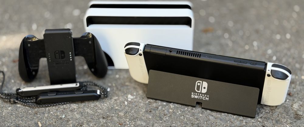Игрова конзола Nintendo Switch OLED + игра Mario Kart 8 Deluxe + 64GB карта