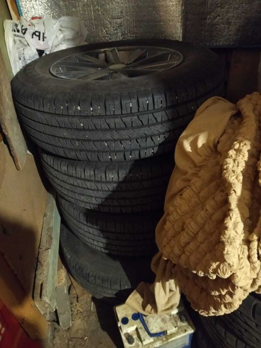 Продам диски Camry с летней резиной