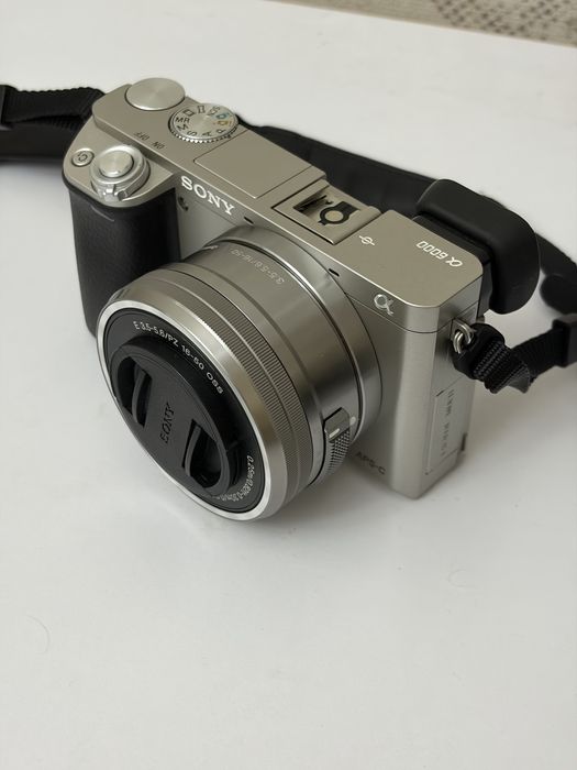 Sony a6000 16–50 kit + Sony 50mm f/1.8 OSS (полный комплект)