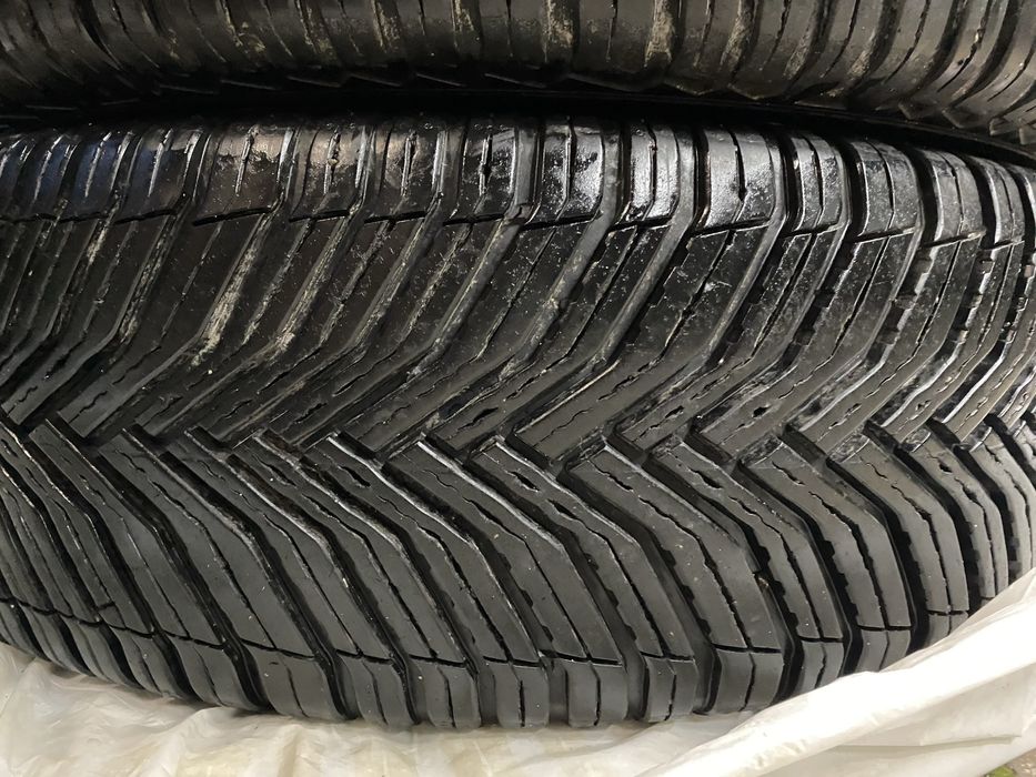 2 зимние шины Michelin 225/60 R18