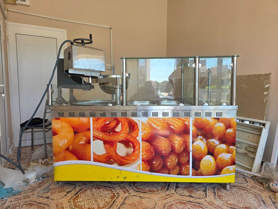 Продавам комбинирана количка за турски сладкиши, понички, толумбички, чурос и др.