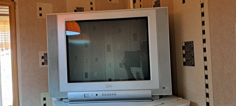 Продаётся телевизор LG