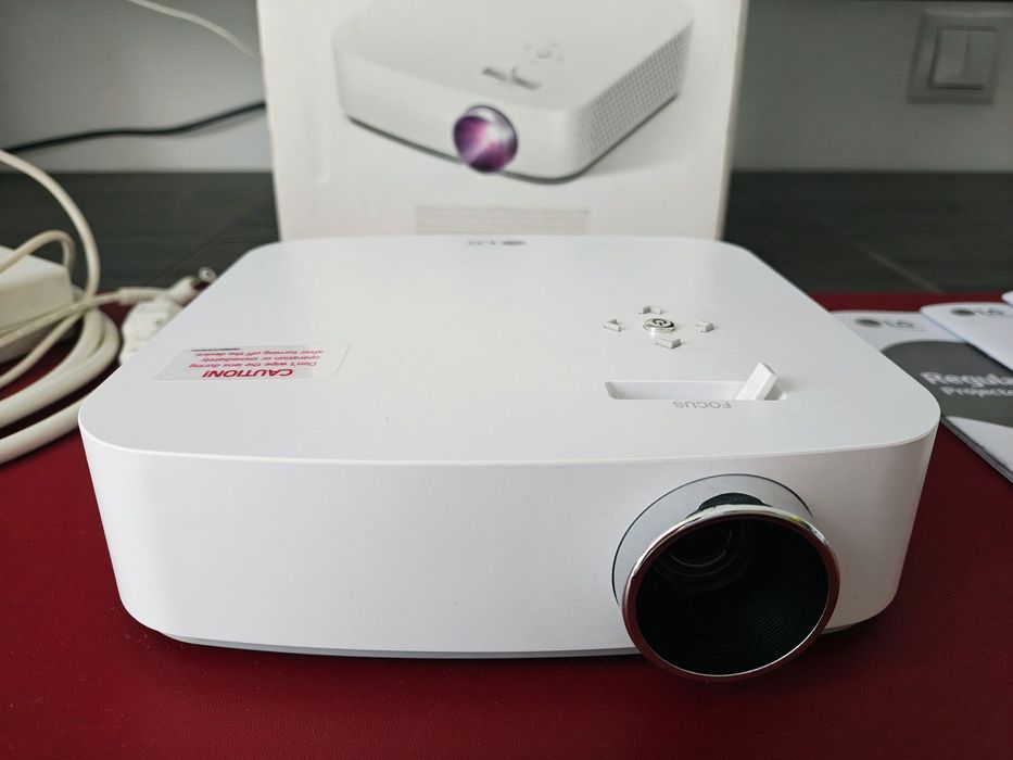 Proiector LED Full HD - LG CineBeam