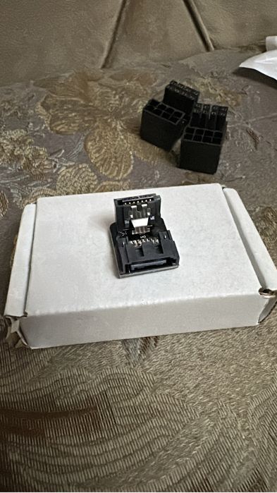 Продам угловые адаптеры.