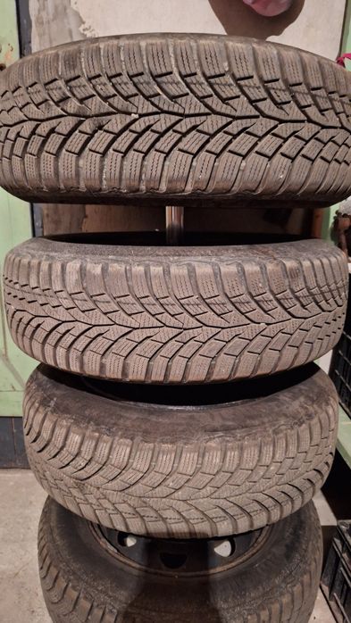 Стоманени джанти-15 цола със зимни гуми 15  Continental + болтове .80