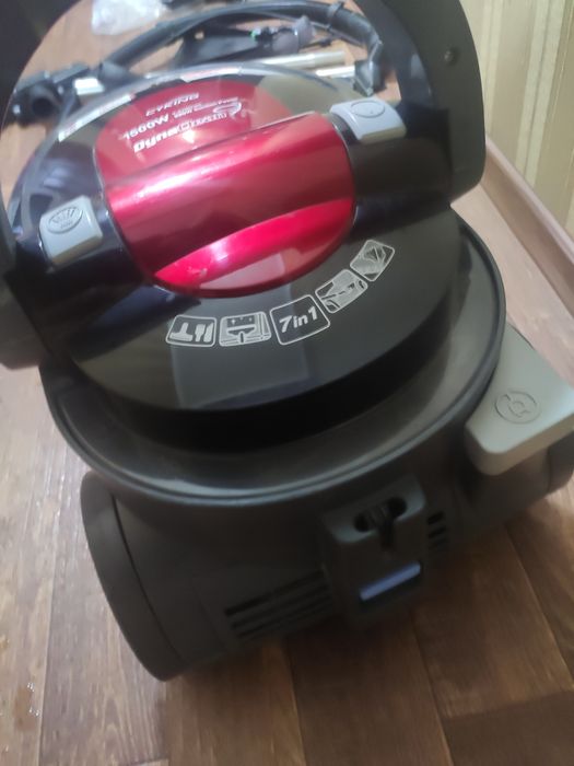 Продам моющий пылесос LG 1500