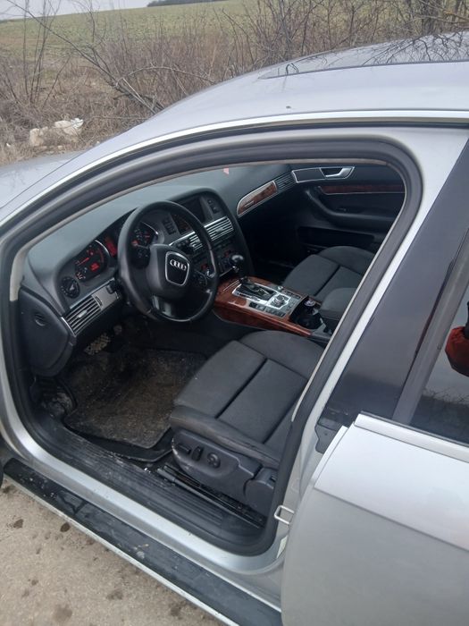 Vând sau schimb a6c6 cu dacie logan 7 locuri