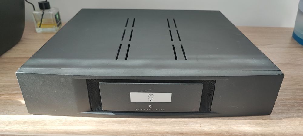 Linn Akurate 4200 – amplificator de putere high-end, 4 canale, arhitectură Chakra