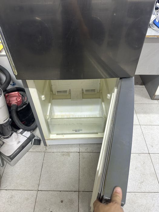 Продам холодильник Аристон
