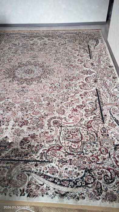 Продается ковер б/у самовывоз