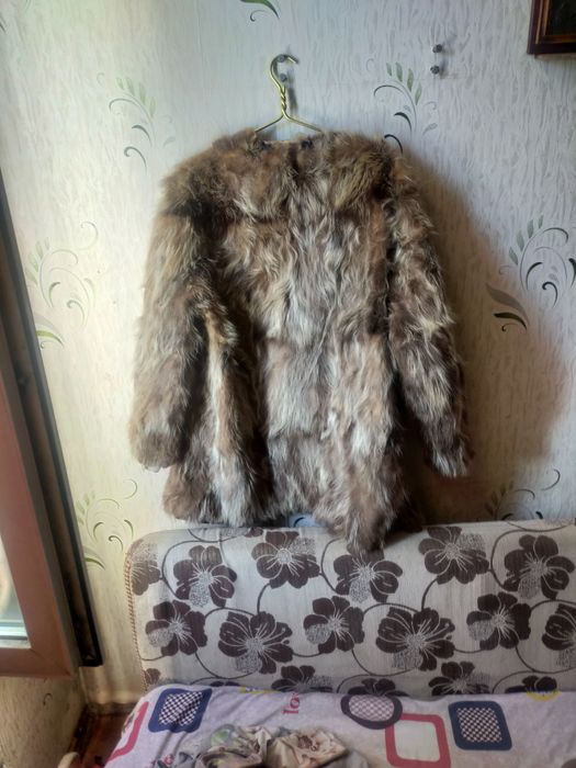 Шуба, волчий или енот.