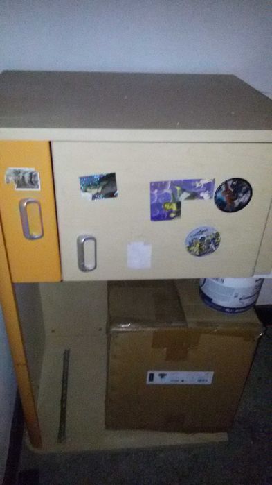 Комплект ученическо бюро, етажерка и стол.