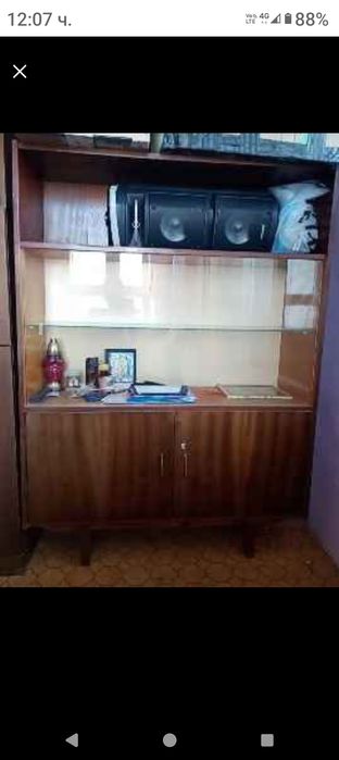 Продавам ретро витрина