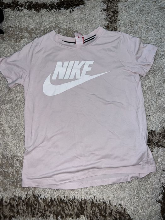 Оригинална розова тениска NIKE