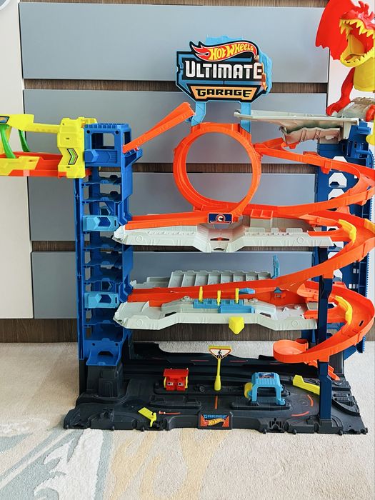 Писта / Гараж Hot wheels