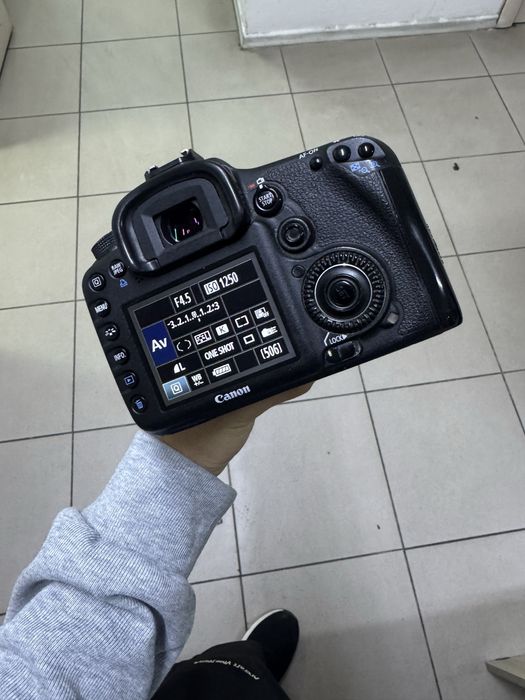 Продам камеру Canon eos 7d