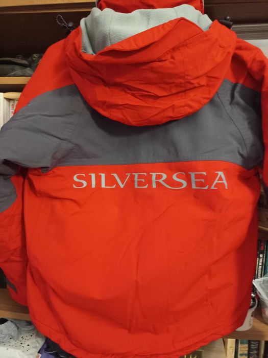 Дамско спортно яке