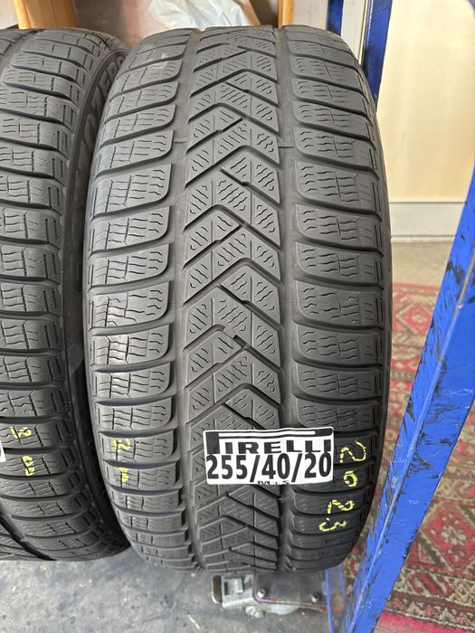 255/40/20 Pirelli M+S
