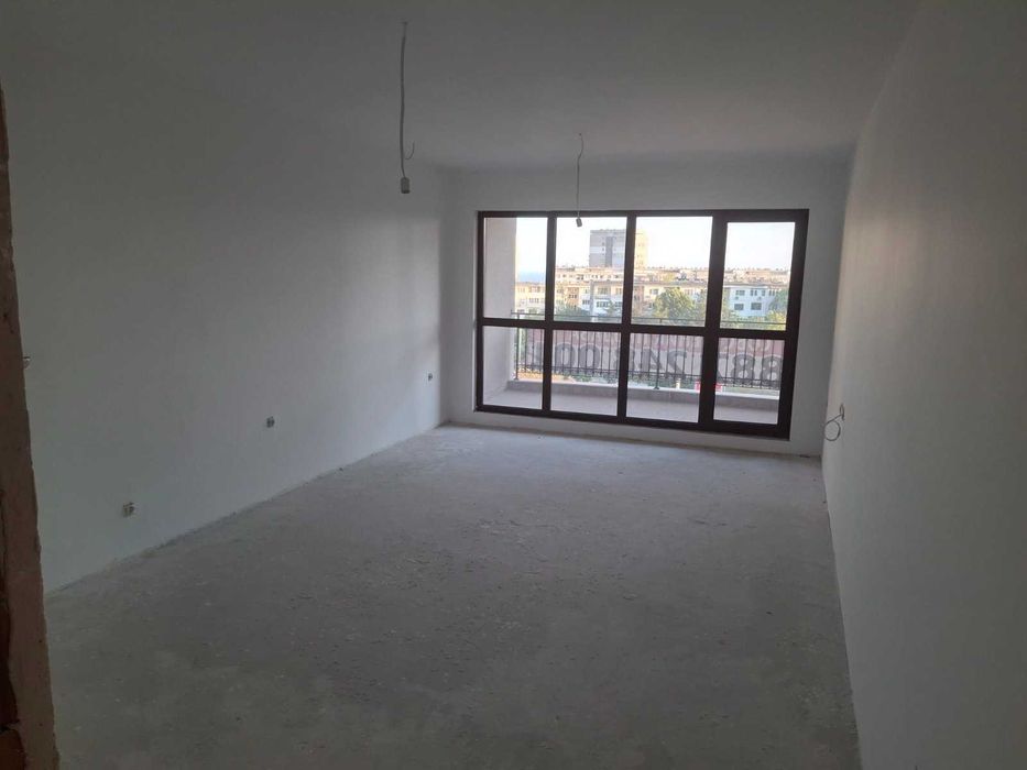 Продава се Тристаен апартамент в Варна, Автогара - 110 кв.м за 3182 €/кв.м - Снимка #5