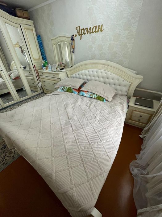 продается  спальный гарнитур