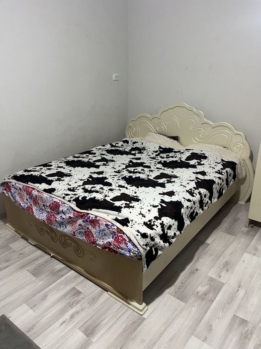 Продается б/у спальный мебель