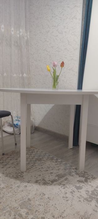 Продам обеденный стол