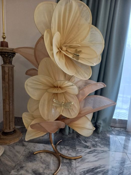 Большие цветы из ткани