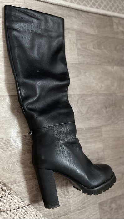 Продам ботинки