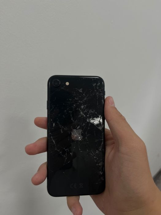 iPhone        Se