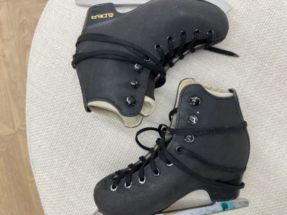 Продам коньки edea размер 205