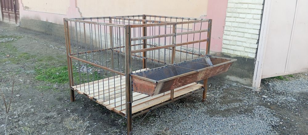 Клетка . Qo'yxona.  Ajralip yeg'iladigan. Ko'chma qo'yxona.