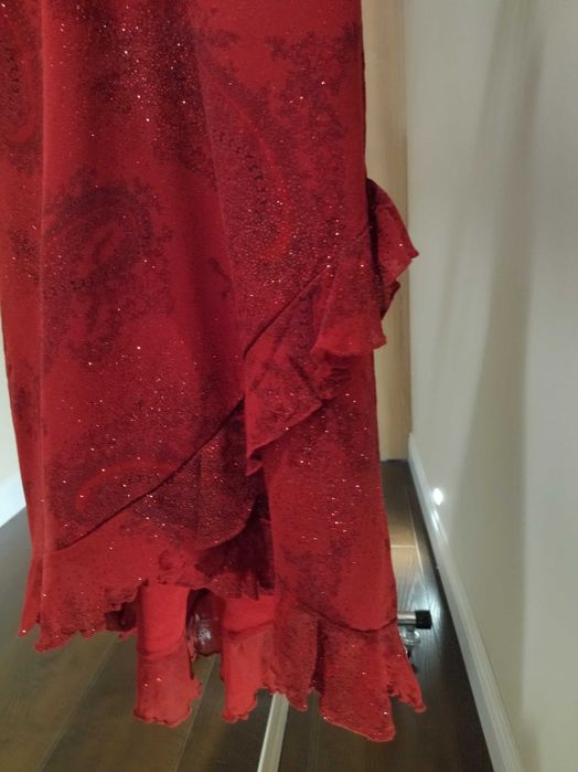 Червена,бляскава рокля