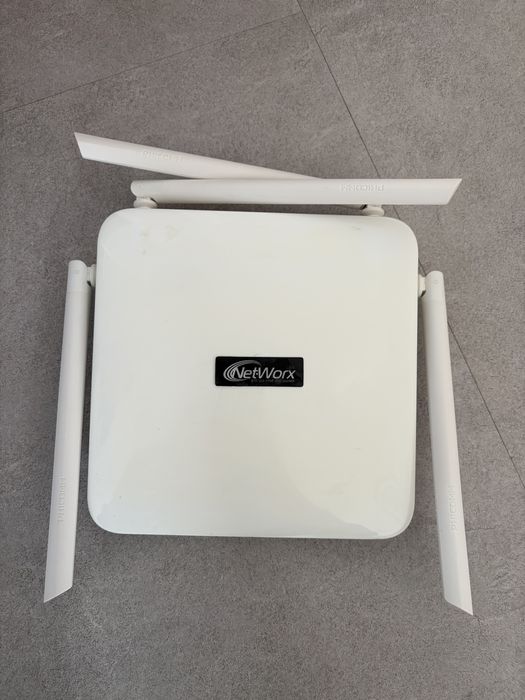 Рутер  phicommс 4 антени нетуоркс