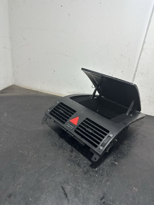 Sertar torpedou bord Volkswagen Vw Touran 1T1857921B