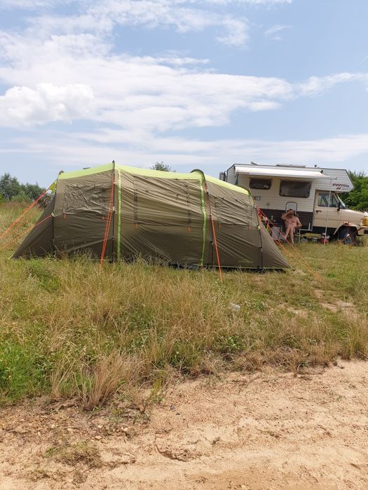 Палатка 4 местна с 2 спални
