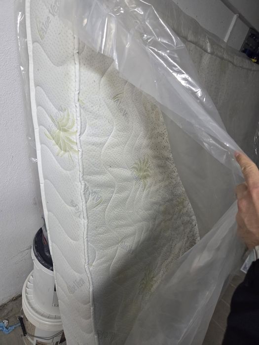 Vând saltea de 160x200 cm