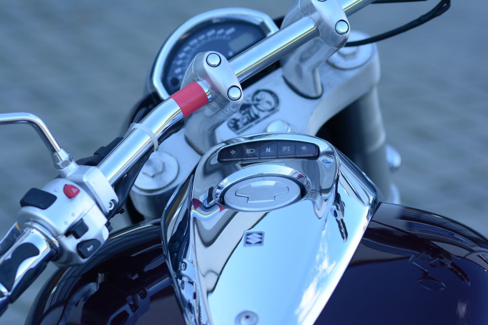 Suzuki Boulevard M90 – Putere, Stil și Confort în aceeași motocicletă!