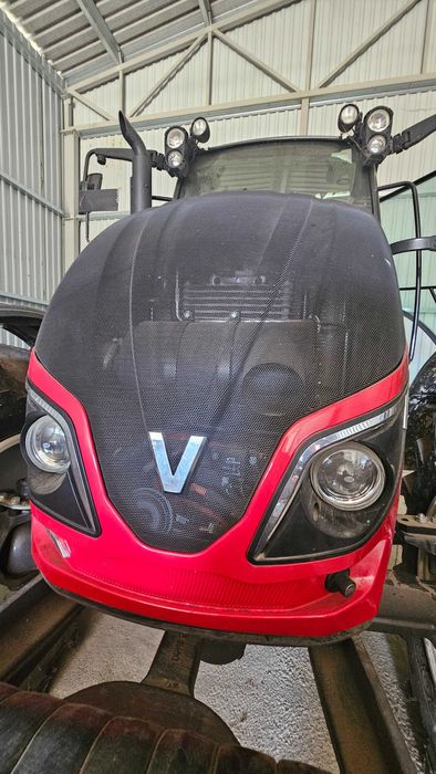 Tractor VALTRA A124